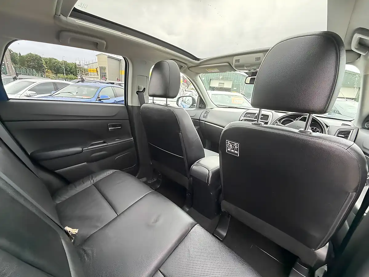 Used 2017 Mitsubishi Asx 4 Blue - Interior and Exterior details 15