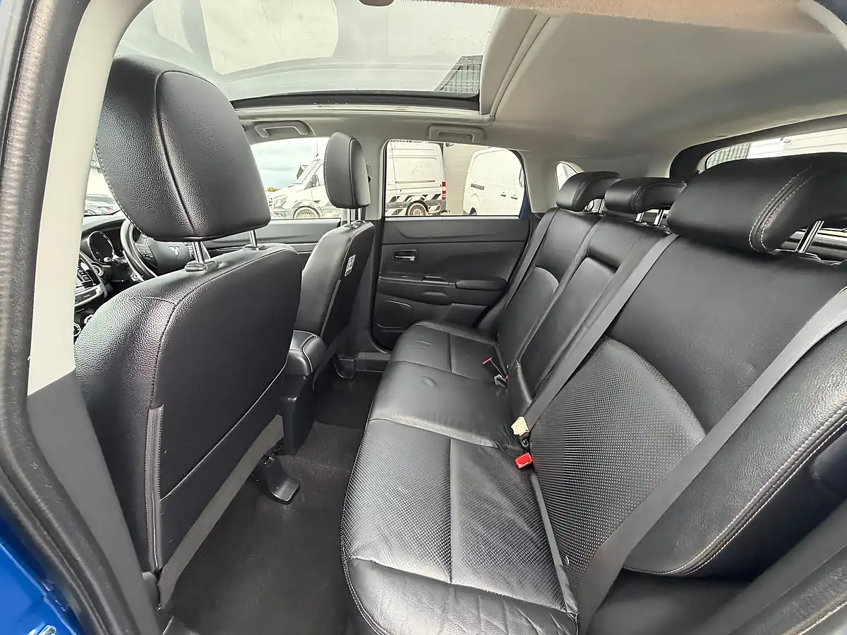 Used 2017 Mitsubishi Asx 4 Blue - Interior and Exterior details 17