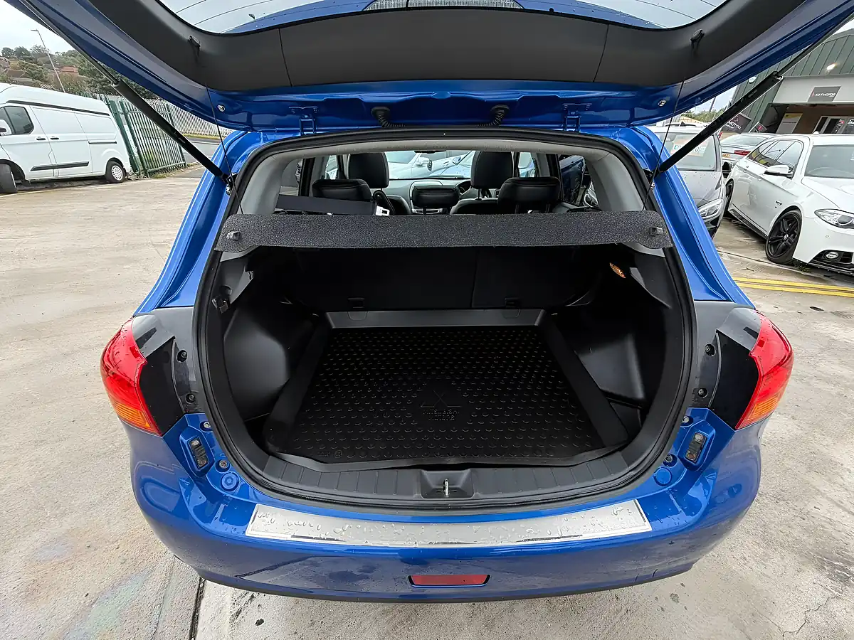 Used 2017 Mitsubishi Asx 4 Blue - Interior and Exterior details 18