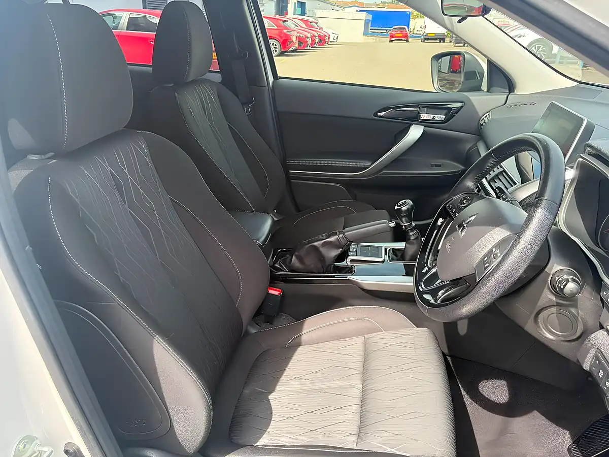 Used 2017 Mitsubishi Eclipse Cross T 3 White - Interior and Exterior details 11