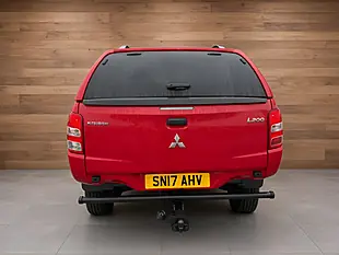Used 2017 Mitsubishi L200 4Life Red - Interior and Exterior details 11