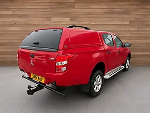 Used 2017 Mitsubishi L200 4Life Red - Interior and Exterior details 12
