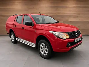 Used 2017 Mitsubishi L200 4Life Red - Interior and Exterior details 14