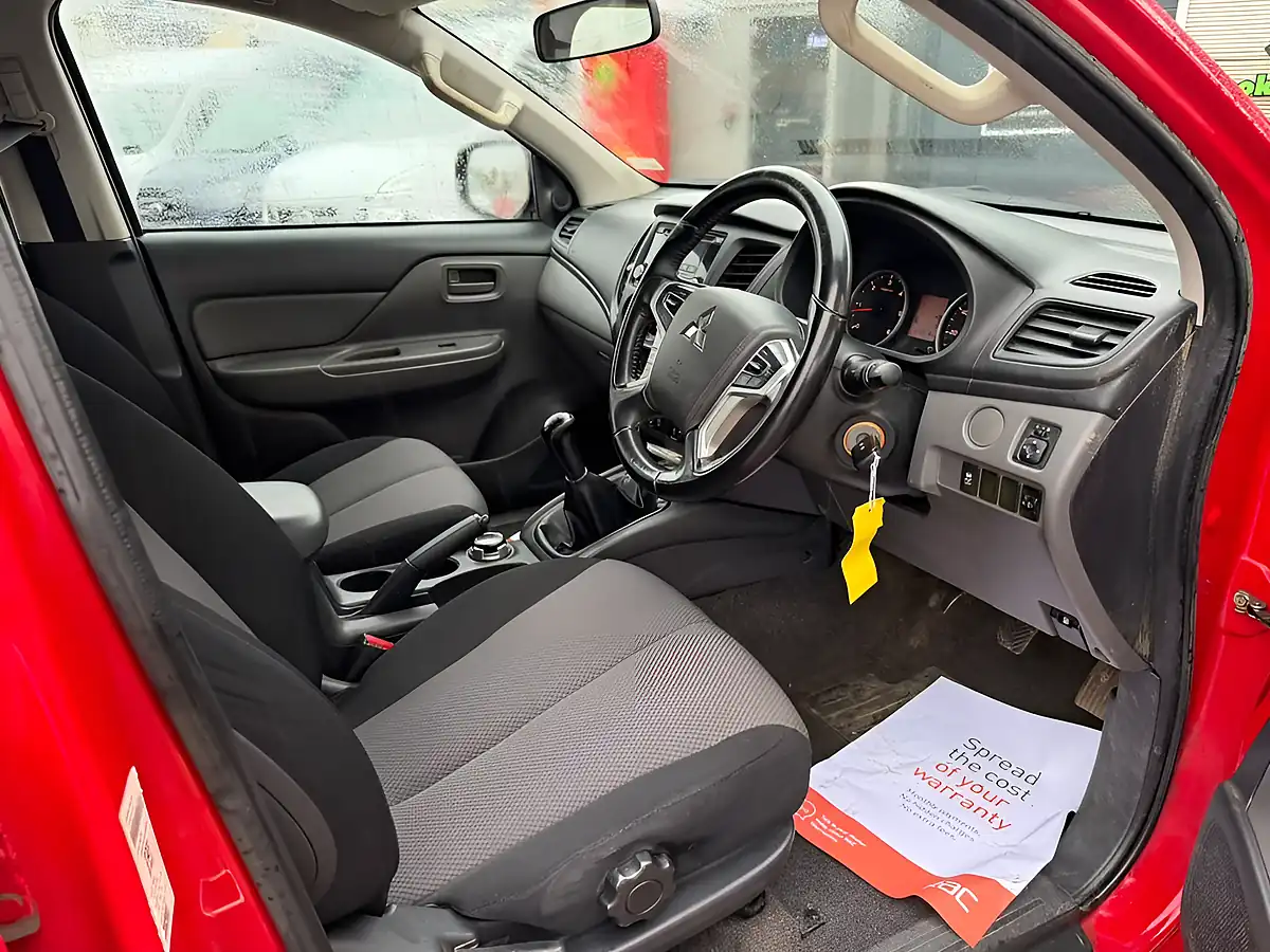 Used 2017 Mitsubishi L200 4Life Red - Interior and Exterior details 15