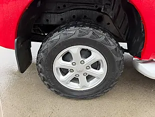 Used 2017 Mitsubishi L200 4Life Red - Interior and Exterior details 9