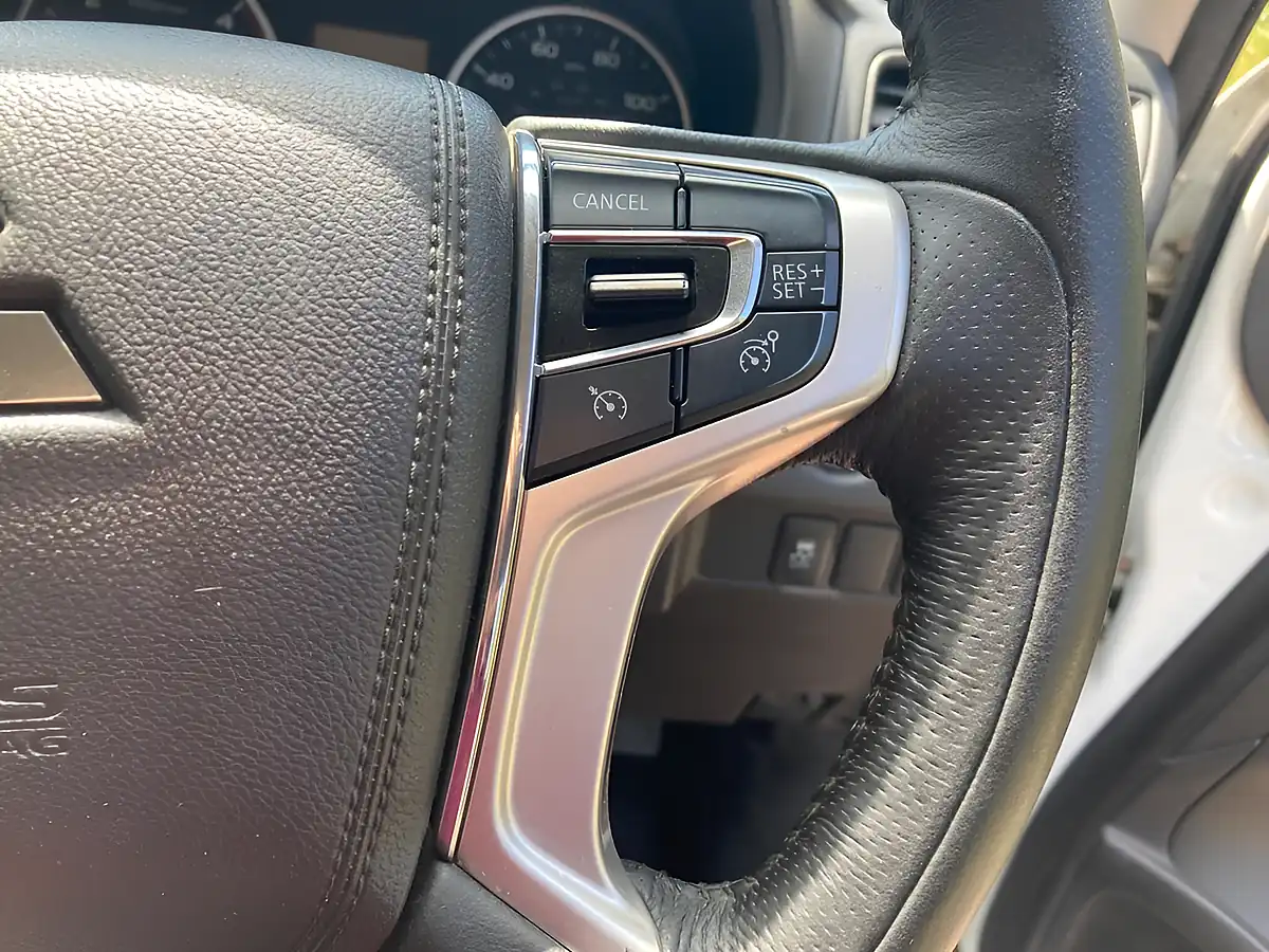 Used 2017 Mitsubishi L200 4Life White - Interior and Exterior details 19
