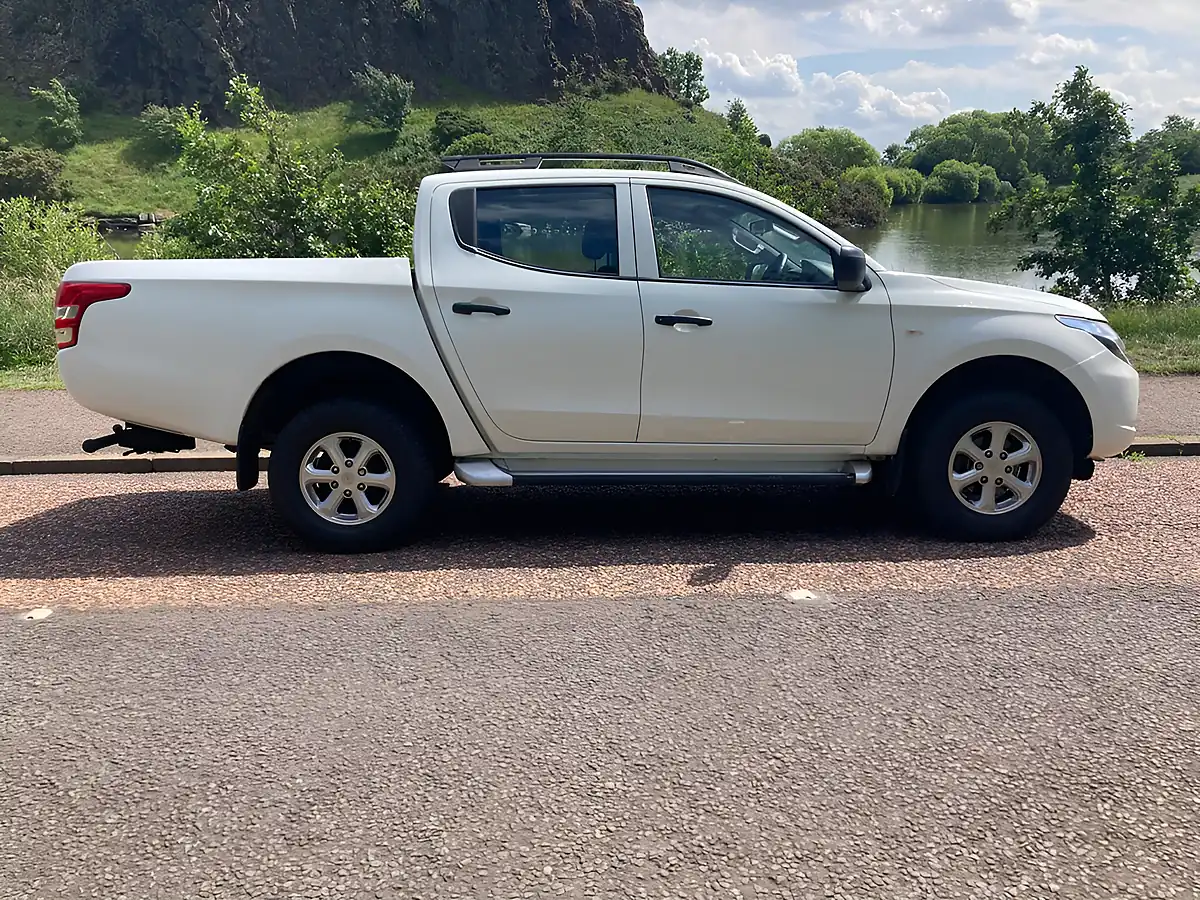 Used 2017 Mitsubishi L200 4Life White - Interior and Exterior details 2