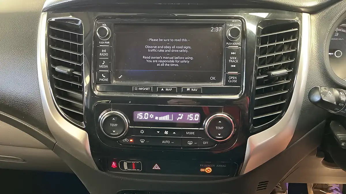 Used 2017 Mitsubishi L200 Barbarian Blue - Interior and Exterior details 14