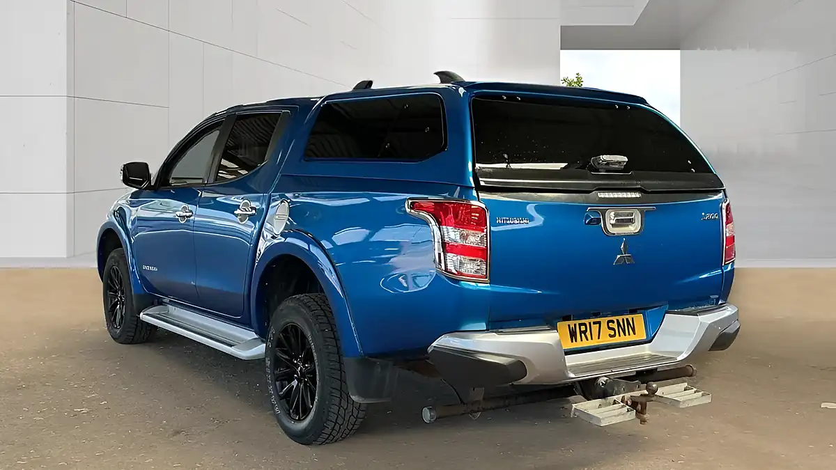 Used 2017 Mitsubishi L200 Barbarian Blue - Interior and Exterior details 5
