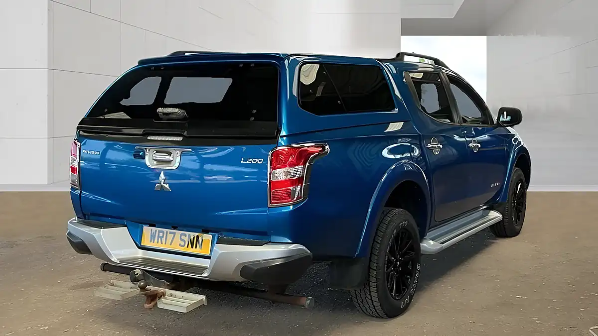 Used 2017 Mitsubishi L200 Barbarian Blue - Interior and Exterior details 6