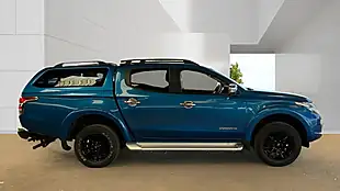 Used 2017 Mitsubishi L200 Barbarian Blue - Interior and Exterior details 8