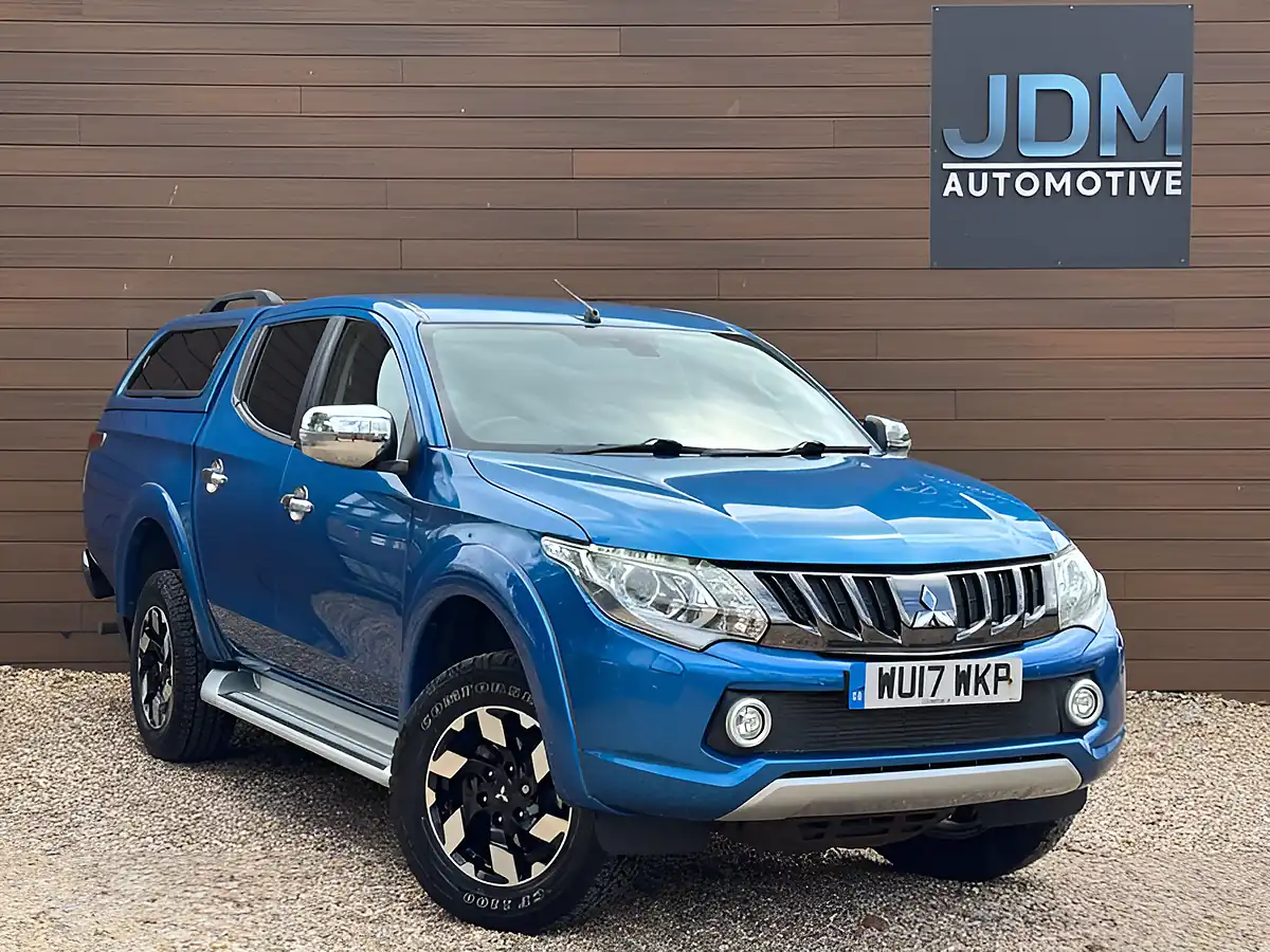 Used 2017 Mitsubishi L200 Barbarian Blue - Front View