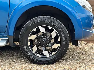 Used 2017 Mitsubishi L200 Barbarian Blue - Interior and Exterior details 12