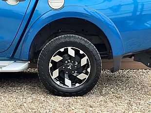 Used 2017 Mitsubishi L200 Barbarian Blue - Interior and Exterior details 14