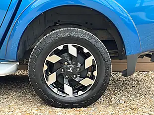 Used 2017 Mitsubishi L200 Barbarian Blue - Interior and Exterior details 16
