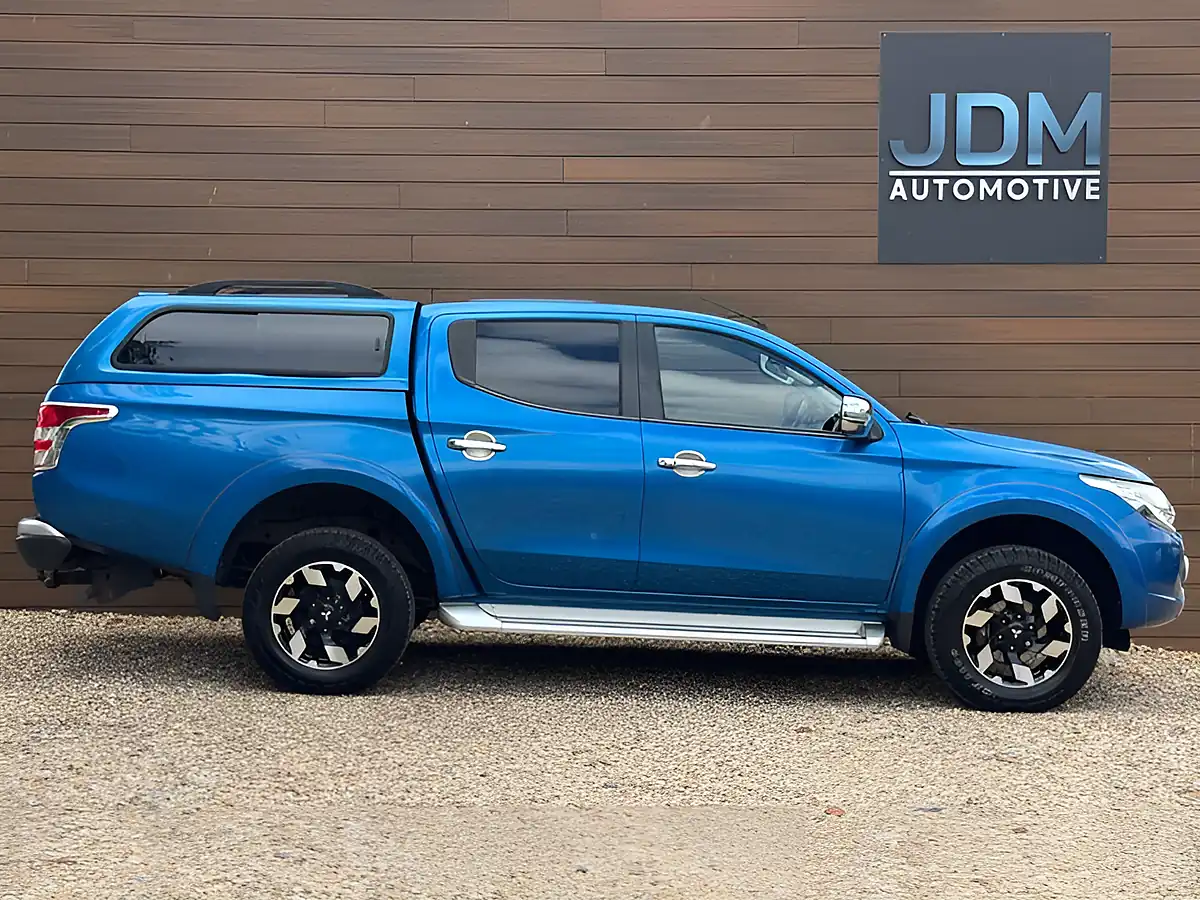 Used 2017 Mitsubishi L200 Barbarian Blue - Interior and Exterior details 2