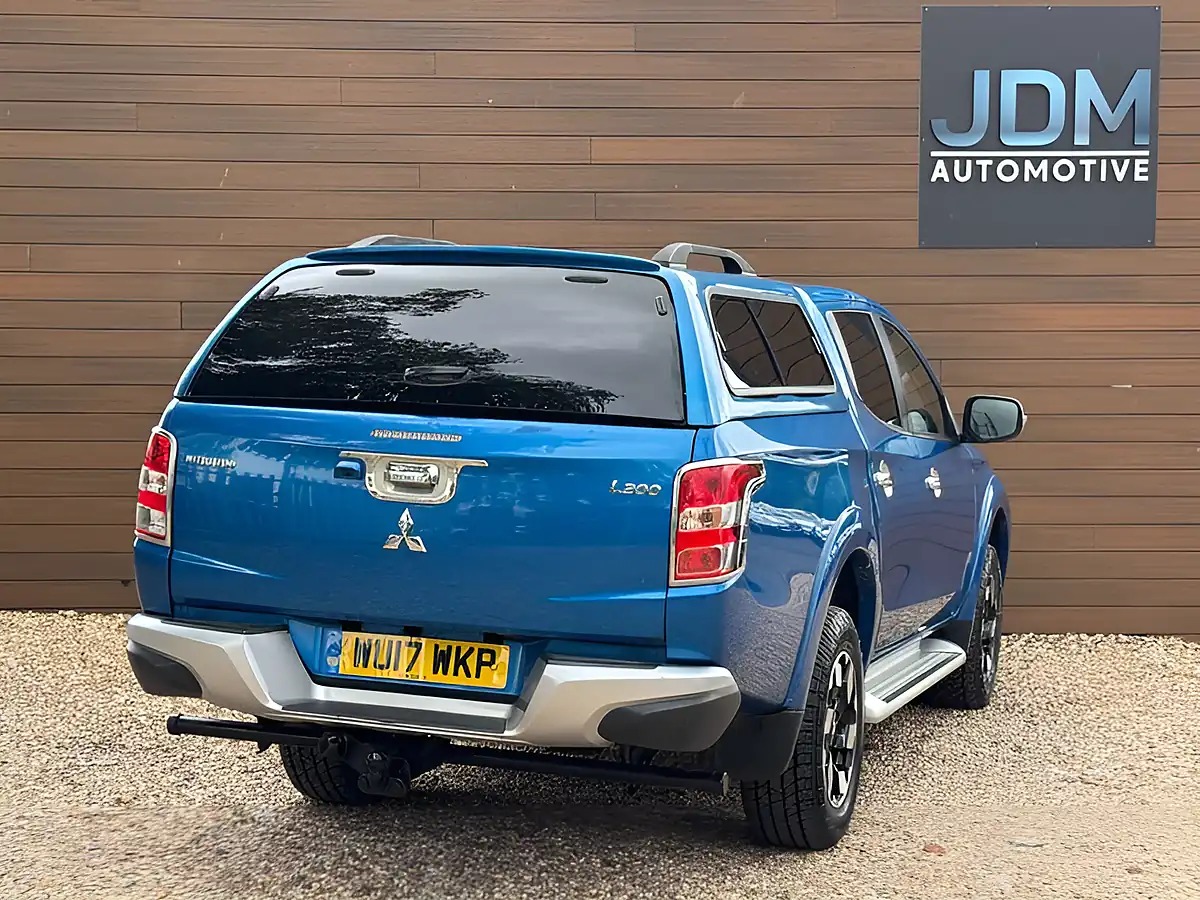 Used 2017 Mitsubishi L200 Barbarian Blue - Interior and Exterior details 3