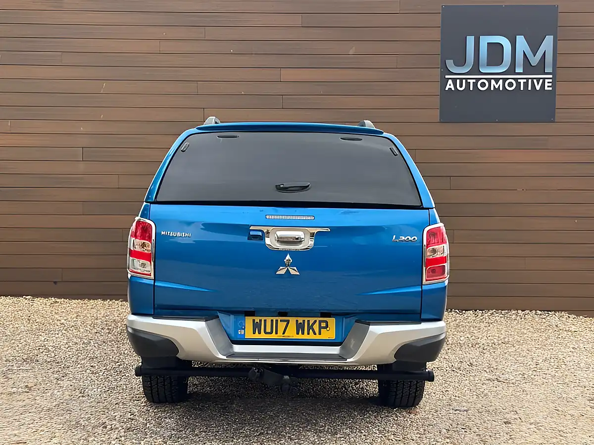 Used 2017 Mitsubishi L200 Barbarian Blue - Interior and Exterior details 4