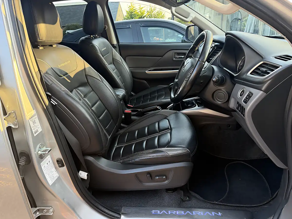 Used 2017 Mitsubishi L200 Barbarian Dcb Silver Metallic - Interior and Exterior details 10