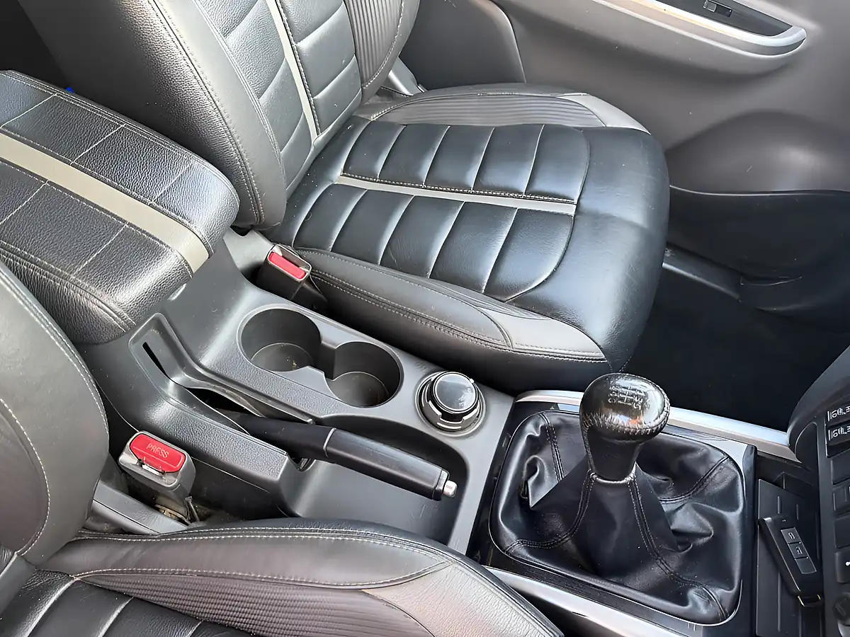 Used 2017 Mitsubishi L200 Barbarian Dcb Silver Metallic - Interior and Exterior details 13