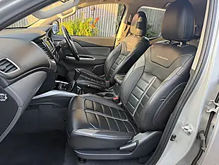 Used 2017 Mitsubishi L200 Barbarian Dcb Silver Metallic - Interior and Exterior details 6