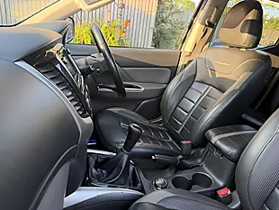 Used 2017 Mitsubishi L200 Barbarian Dcb Silver Metallic - Interior and Exterior details 8