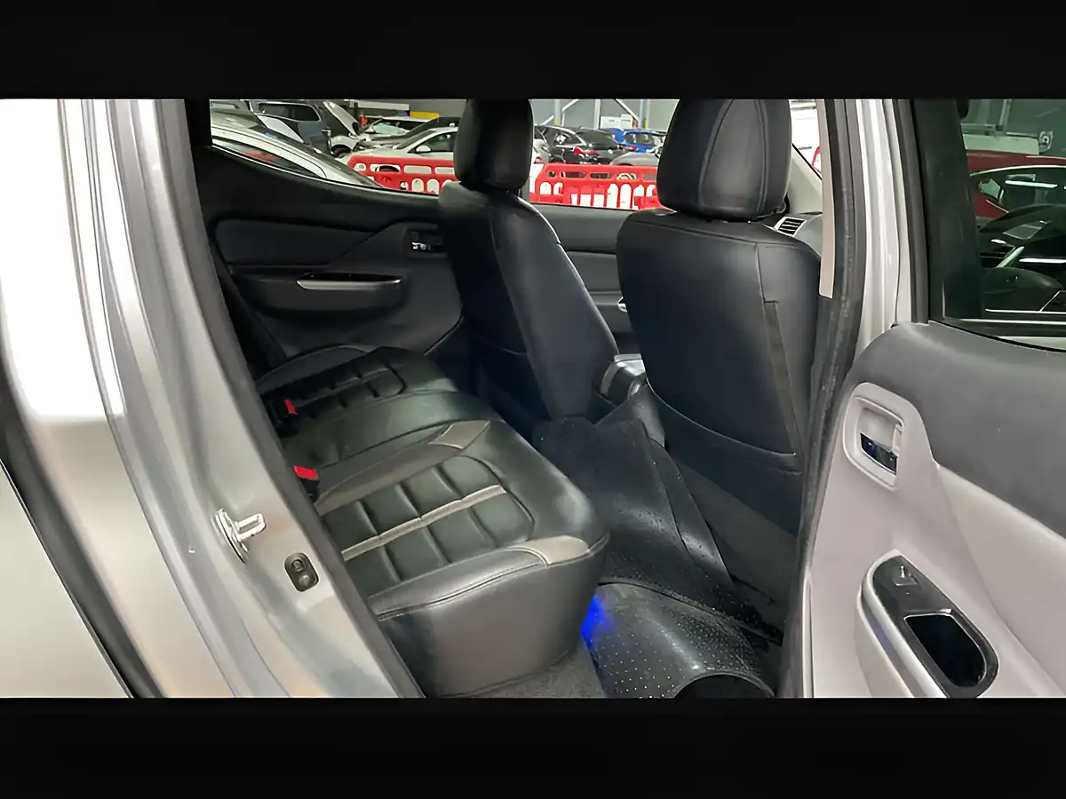 Used 2017 Mitsubishi L200 Barbarian Sterling Silver - Interior and Exterior details 10
