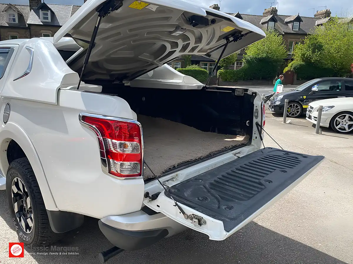 Used 2017 Mitsubishi L200 Barbarian White - Interior and Exterior details 16