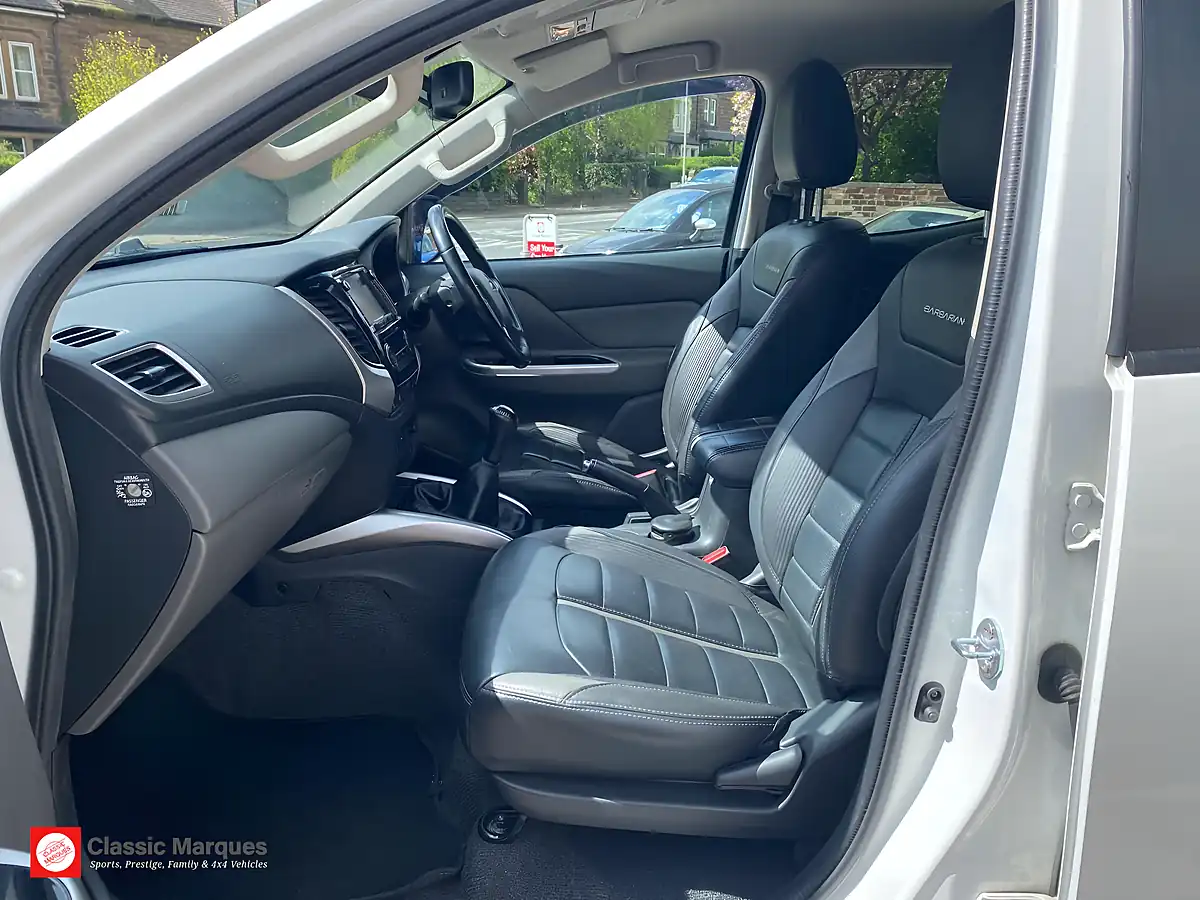 Used 2017 Mitsubishi L200 Barbarian White - Interior and Exterior details 17