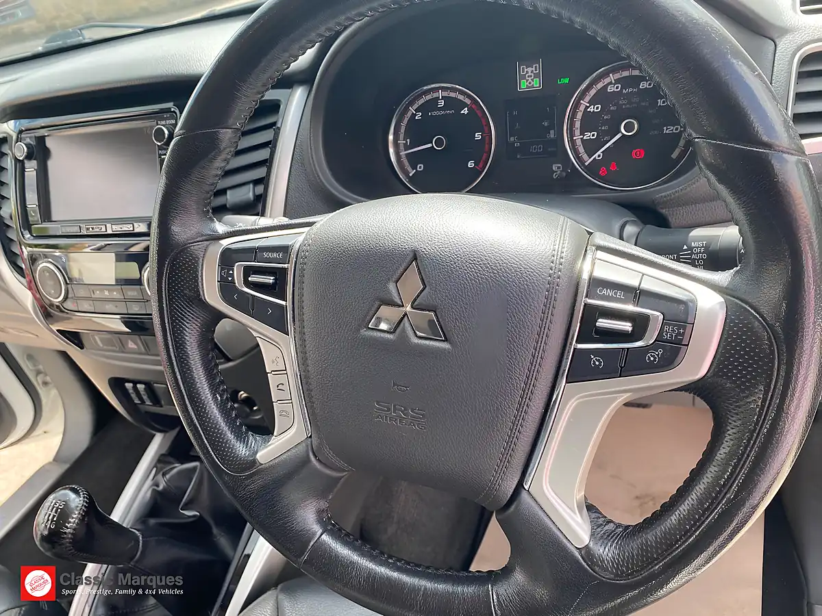 Used 2017 Mitsubishi L200 Barbarian White - Interior and Exterior details 9