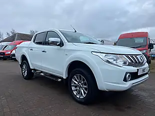 Used 2017 Mitsubishi L200 Dc Titan White - Interior and Exterior details 12