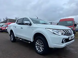 Used 2017 Mitsubishi L200 Dc Titan White - Interior and Exterior details 14