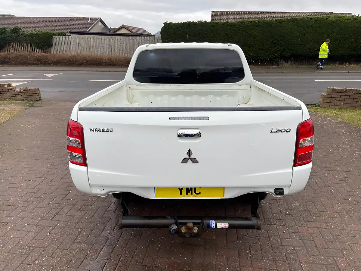 Used 2017 Mitsubishi L200 Dc Titan White - Interior and Exterior details 19