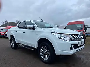 Used 2017 Mitsubishi L200 Dc Titan White - Interior and Exterior details 9