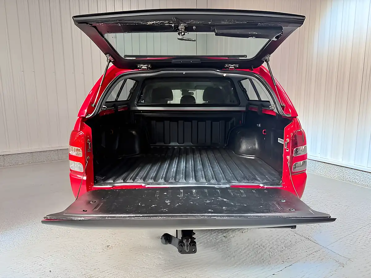 Used 2017 Mitsubishi L200 Titan Aztec Red - Interior and Exterior details 10