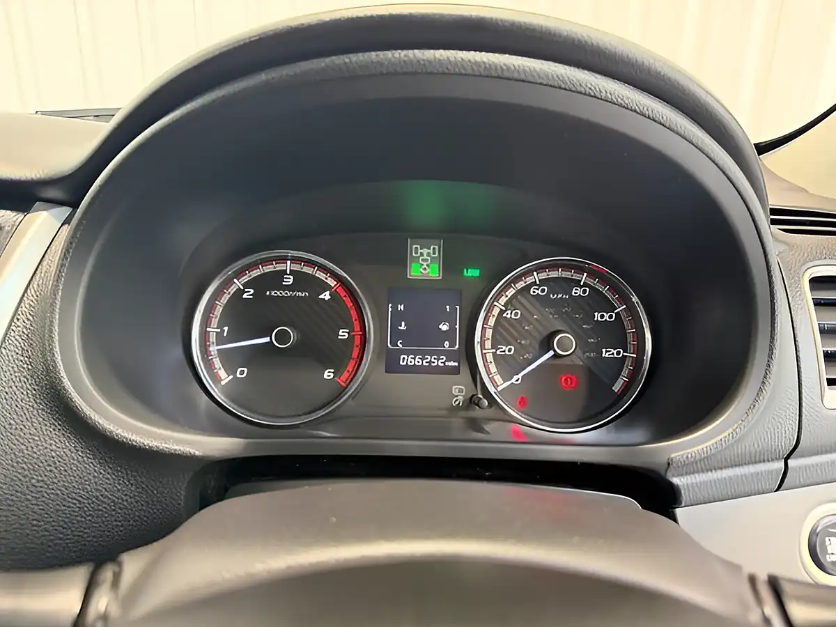 Used 2017 Mitsubishi L200 Titan Aztec Red - Interior and Exterior details 18