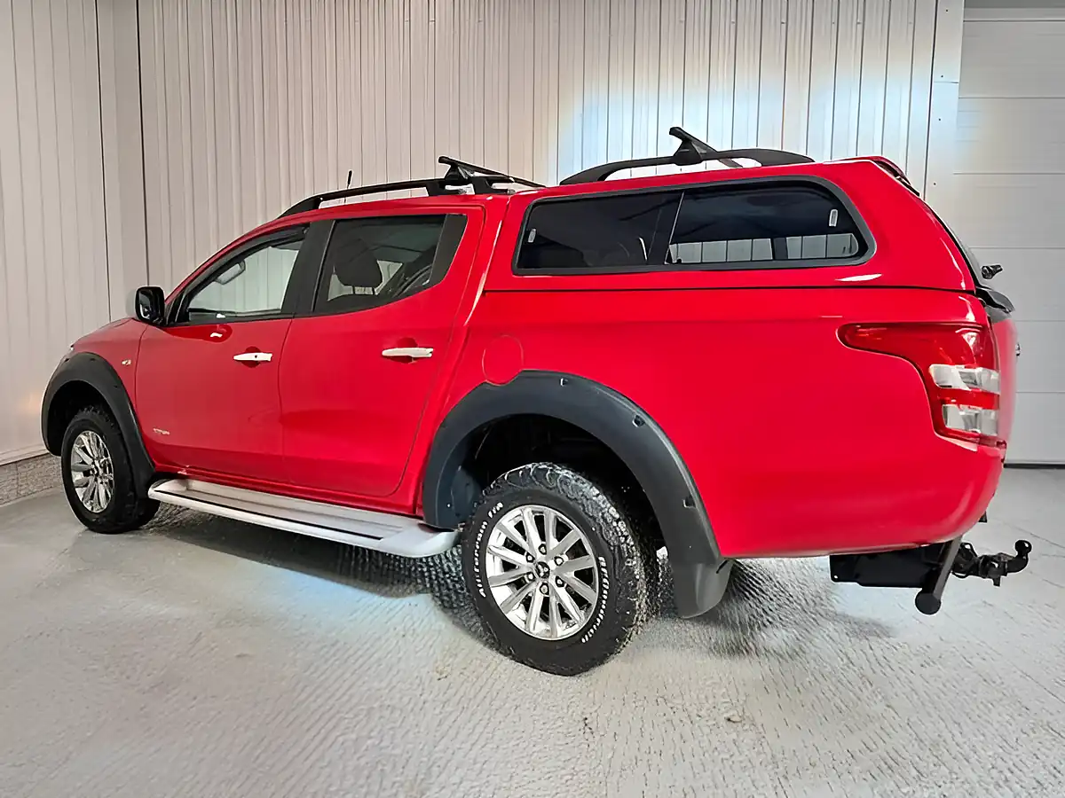 Used 2017 Mitsubishi L200 Titan Aztec Red - Interior and Exterior details 7