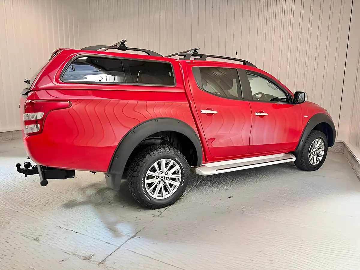 Used 2017 Mitsubishi L200 Titan Aztec Red - Interior and Exterior details 9