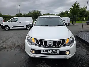 Used 2017 Mitsubishi L200 Titan White - Interior and Exterior details 11
