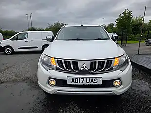 Used 2017 Mitsubishi L200 Titan White - Interior and Exterior details 12