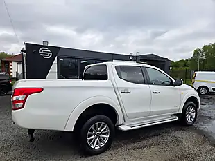 Used 2017 Mitsubishi L200 Titan White - Interior and Exterior details 4