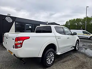 Used 2017 Mitsubishi L200 Titan White - Interior and Exterior details 5