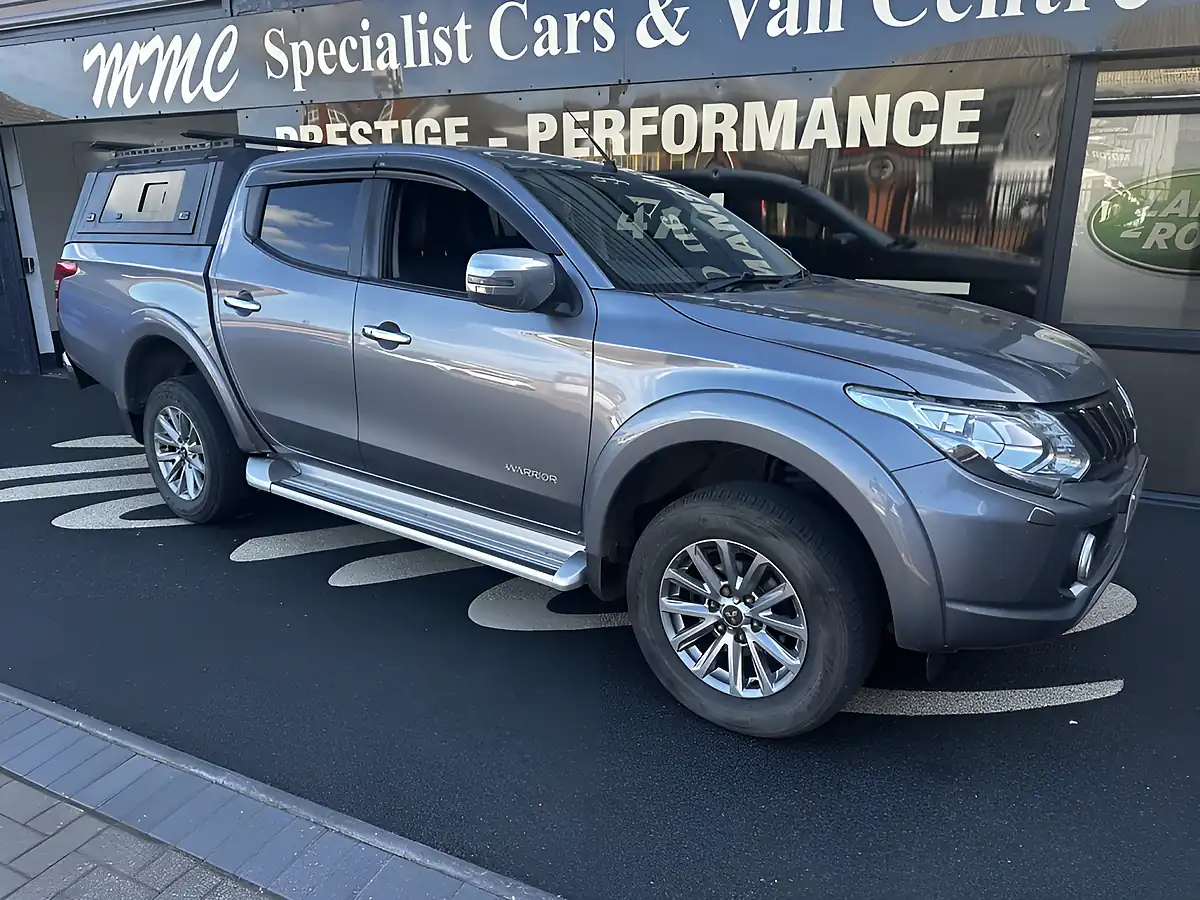 Used 2017 Mitsubishi L200 Warrior Grey - Front View