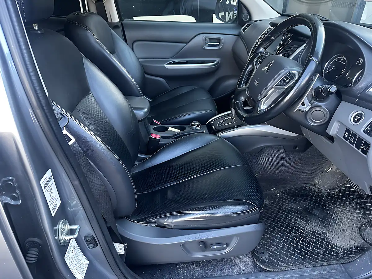 Used 2017 Mitsubishi L200 Warrior Grey - Interior and Exterior details 4