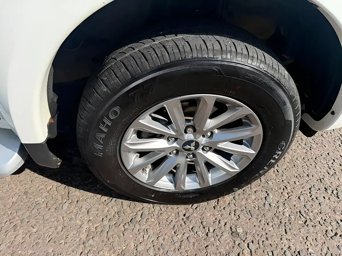 Used 2017 Mitsubishi L200 Warrior White - Interior and Exterior details 11