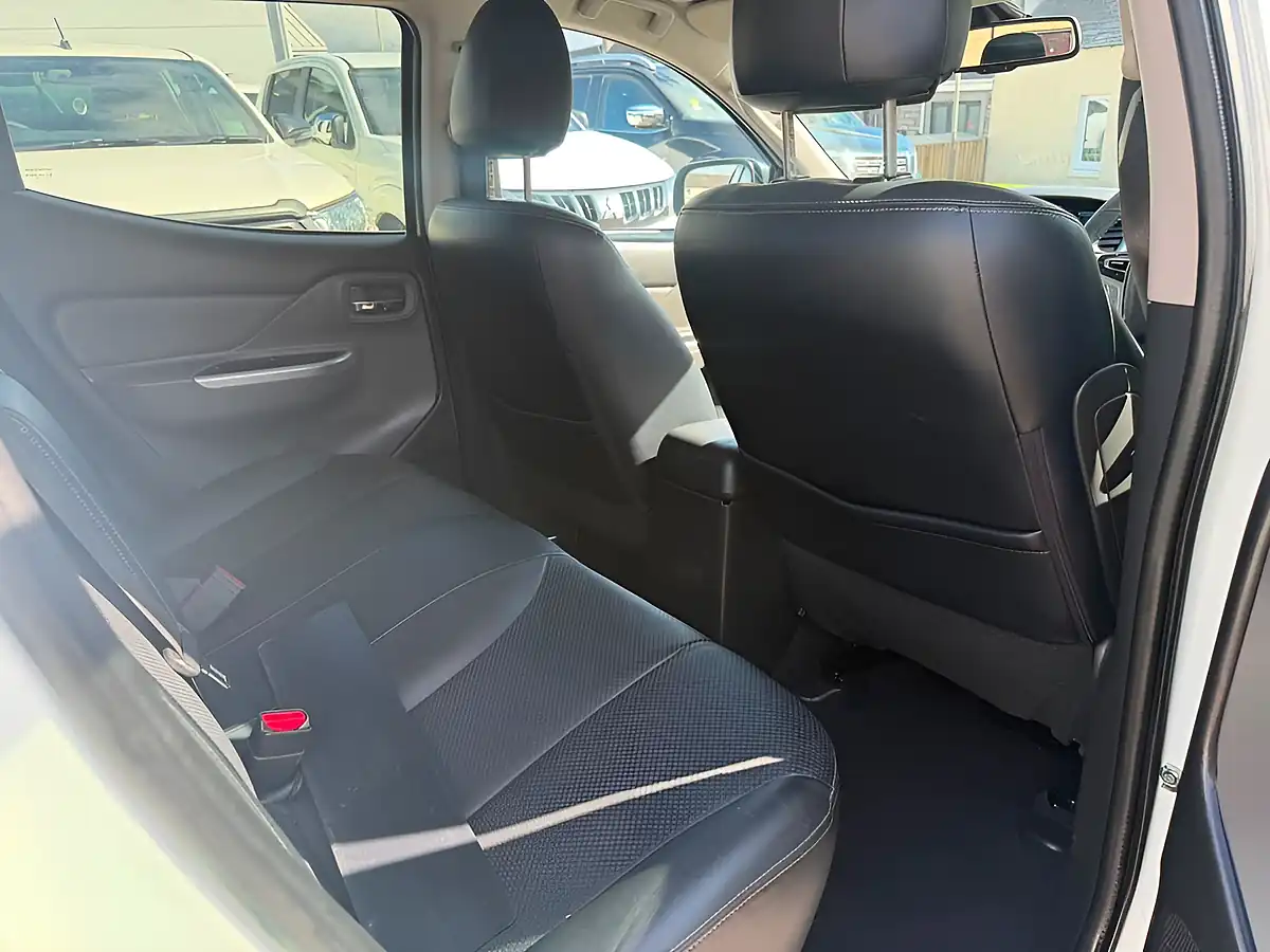 Used 2017 Mitsubishi L200 Warrior White - Interior and Exterior details 15