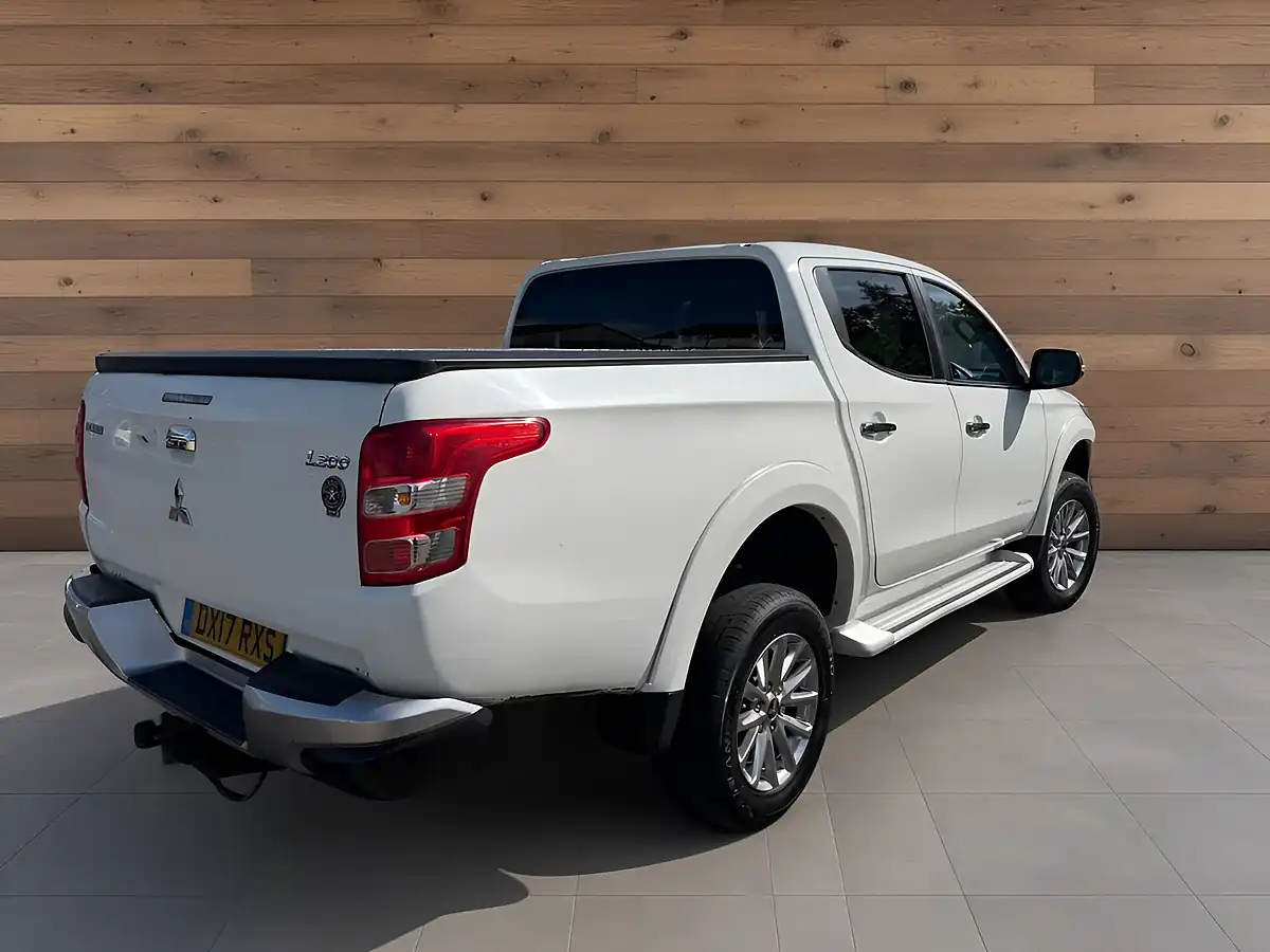 Used 2017 Mitsubishi L200 Warrior White - Interior and Exterior details 4