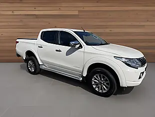 Used 2017 Mitsubishi L200 Warrior White - Interior and Exterior details 6