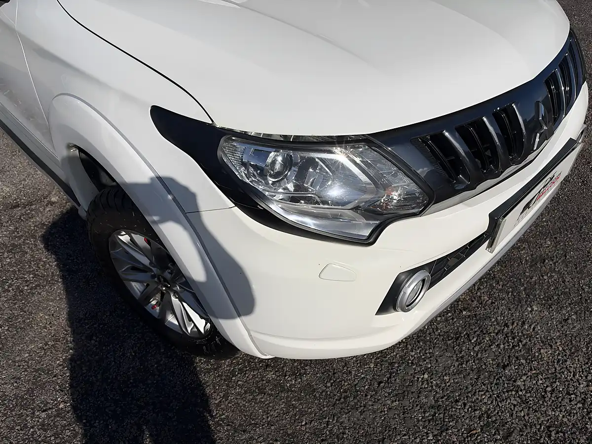 Used 2017 Mitsubishi L200 Warrior White - Interior and Exterior details 2