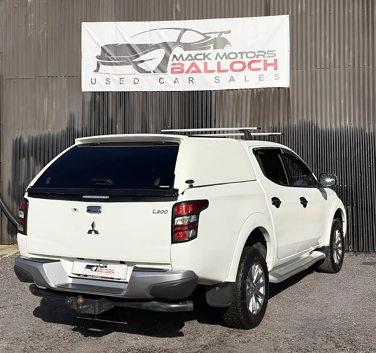 Used 2017 Mitsubishi L200 Warrior White - Interior and Exterior details 5